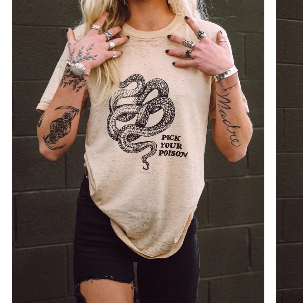 Hell Babes Litas Graphic Tee